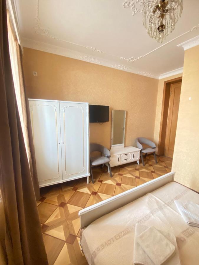 K&N Guesthouse Тбилиси Экстерьер фото