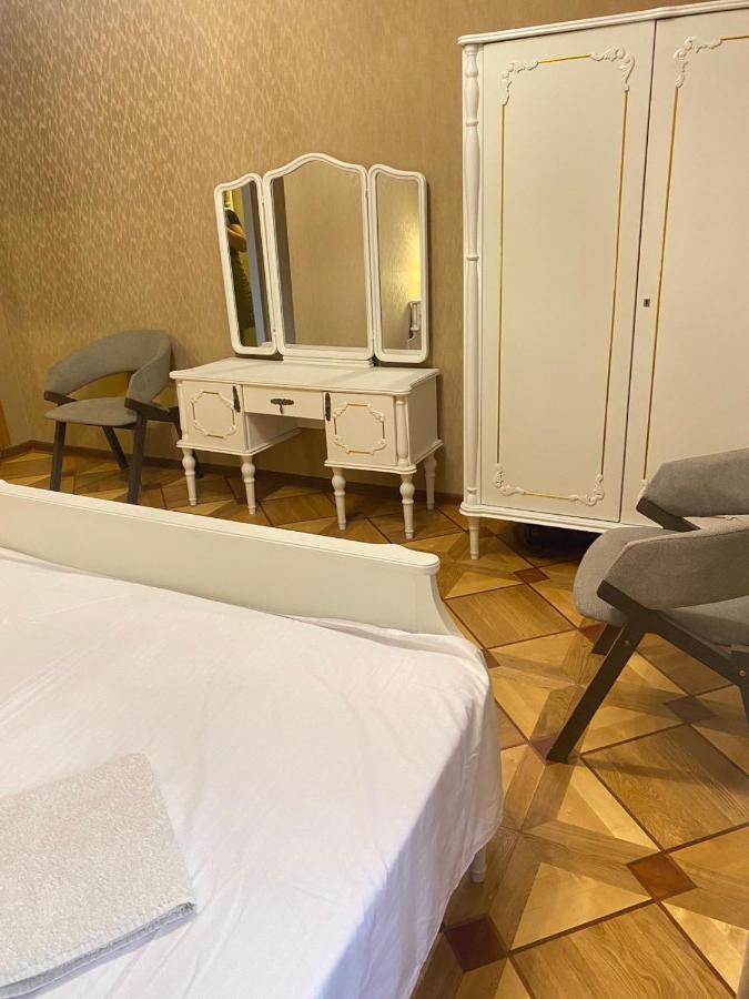 K&N Guesthouse Тбилиси Экстерьер фото