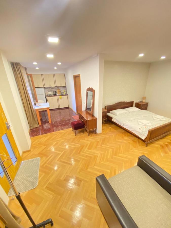 K&N Guesthouse Тбилиси Экстерьер фото