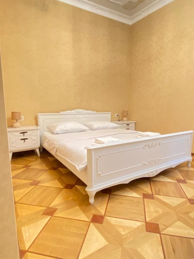 K&N Guesthouse Тбилиси Экстерьер фото