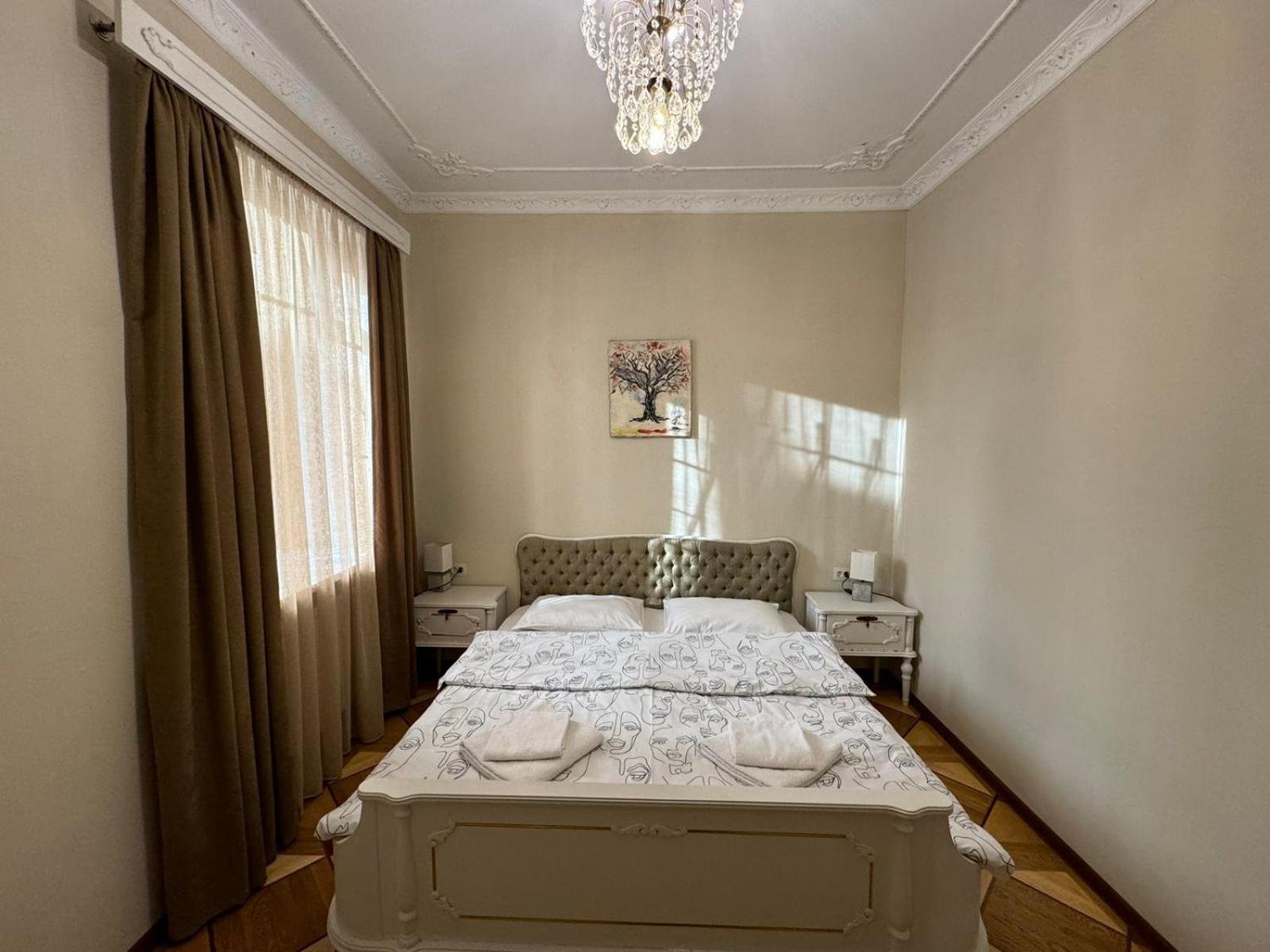 K&N Guesthouse Тбилиси Экстерьер фото