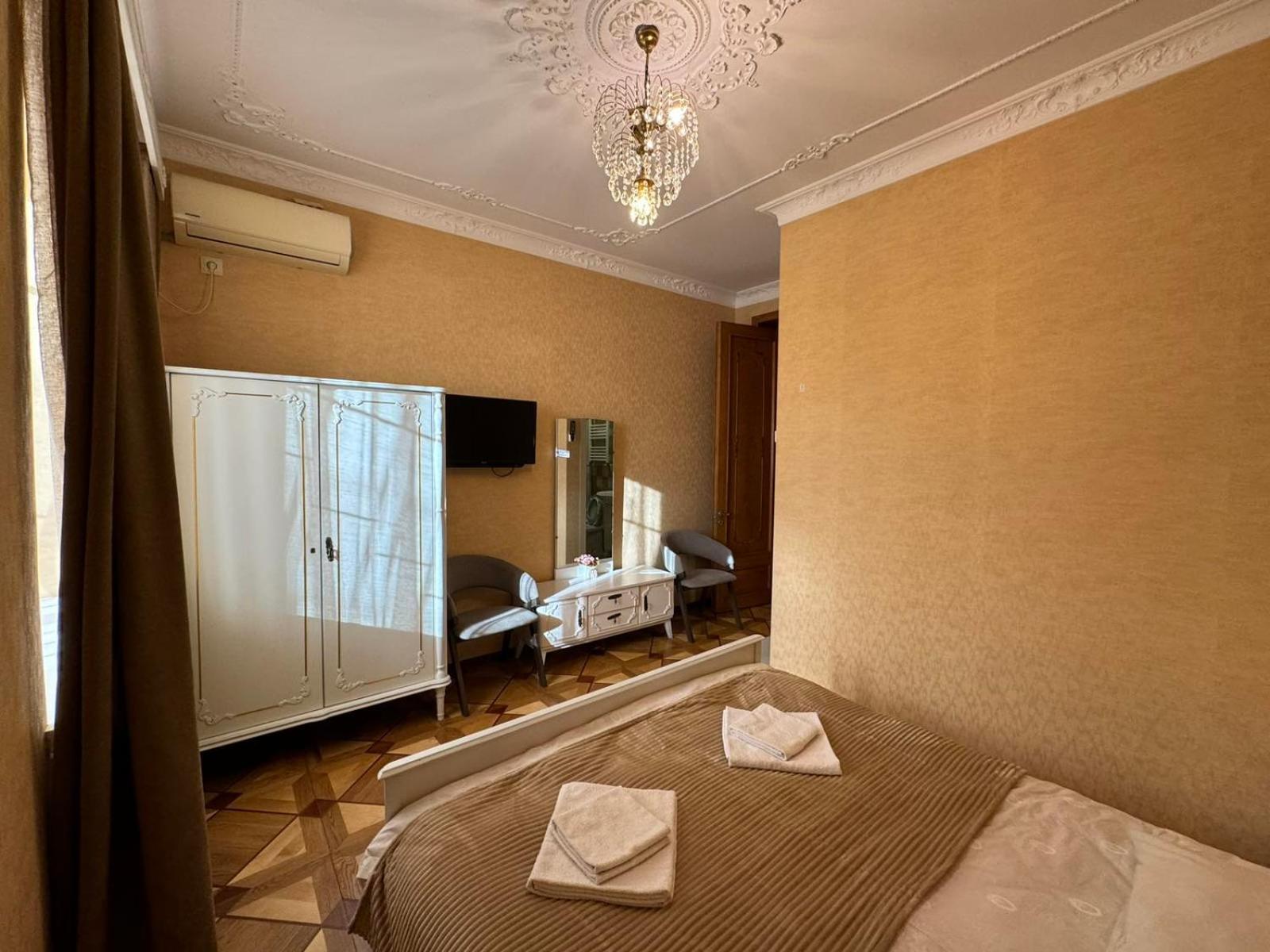 K&N Guesthouse Тбилиси Экстерьер фото